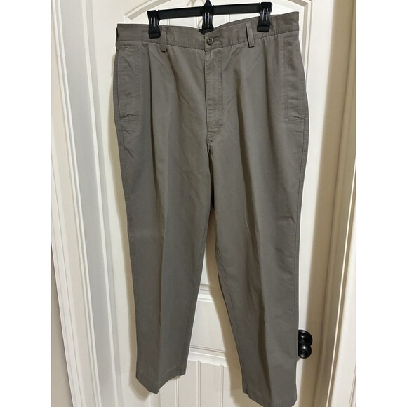 Roundtree & Yorke Casuals Pants Mens Size 36Wx29L Relaxed Fit OLIVE GREEN NWT - Picture 1 of 3